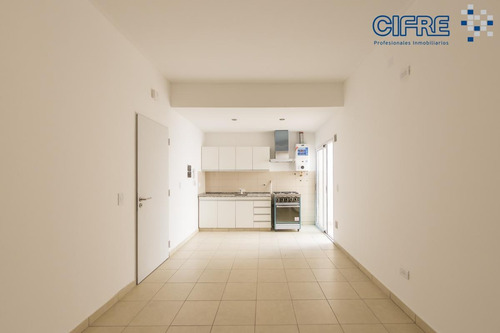 Ph A Estrenar De 2 Ambientes En Planta Baja Lateral Con Patio.