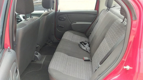 Renault Logan Expression 1.6 2015 Htu705