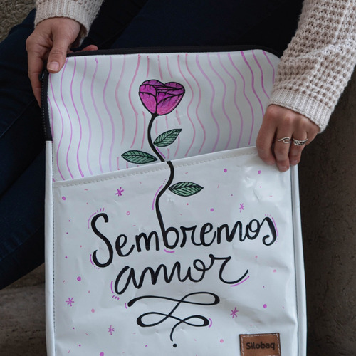 Imagen 4 de 10 de Funda Portanotebook 17 Impermeable Ecológica Reforzada