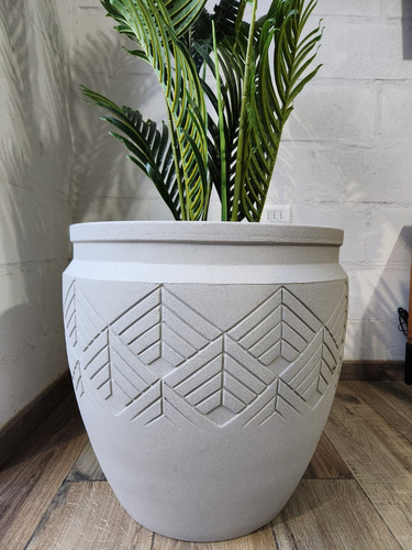 Macetero, Poliresina 53*55 Cm, Ultra Livianos, Marca Japi