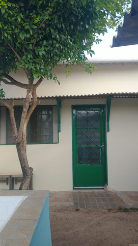 Vende-se Esta Casa
