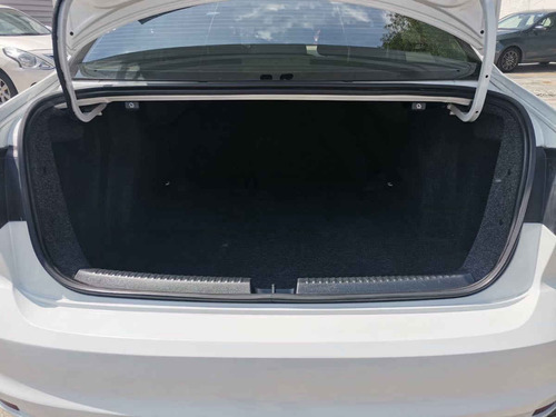 Imagen 15 de 15 de Volkswagen Jetta 2015 4p L4/2.0 Aut