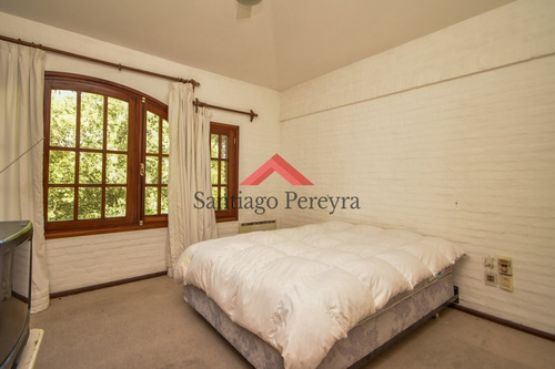 Oportundiad En Venta Casa Cinco Dormitorios Playa Mansa- Ref: 5437