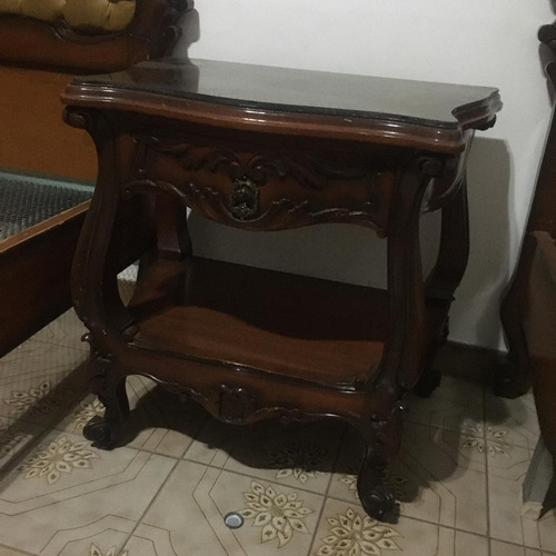 Mesa De Noche De Madera