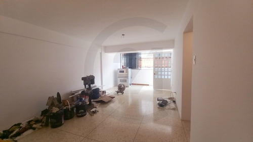 Imagen 3 de 12 de Fl - Venta Apartamento El Llanito