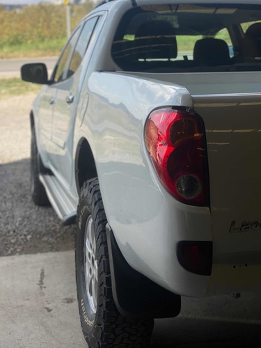 Imagen 3 de 8 de Mitsubishi L200 2012 2.5 Di-d Cabina Doble 4x4 Mt