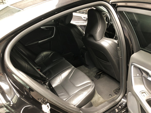 Volvo S60 2.0 T6 R-design