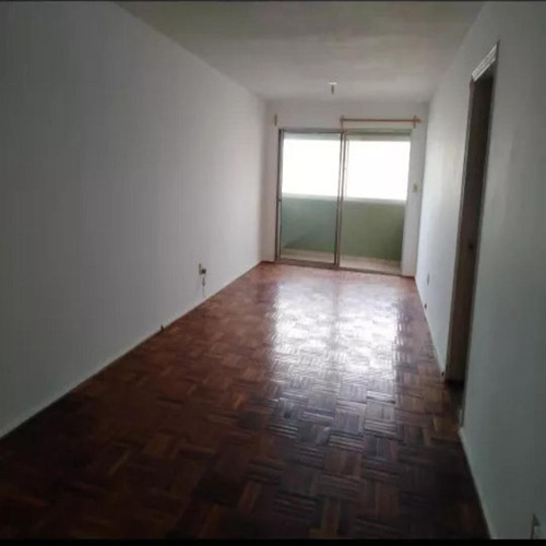 Alquilo Apartamento Amplio, 2 Dormitorios 2 Baños. Excelente Ubicación. Centro / Con Garaje