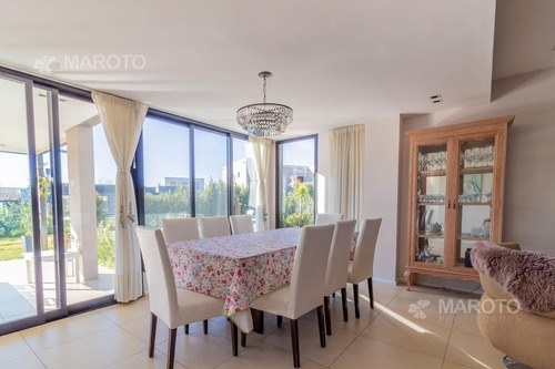 Imagen 4 de 30 de Casa En Venta En Barrio El Canton Islas - Maroto Propiedades