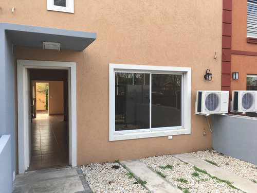 Alquiler Duplex De Dos Dormitorios Con Patio En Devicenzo Chico!