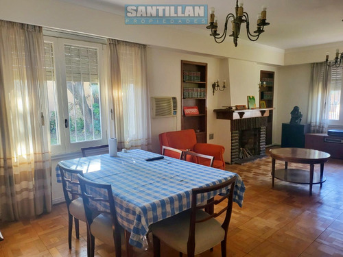 Excelente Propiedad Sobre Dos Lotes En La Mejor Zona Residencial De Ramos Mejía.