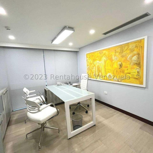 Espectacular Oficina En Alquiler En Las Mercedes. #24-5688