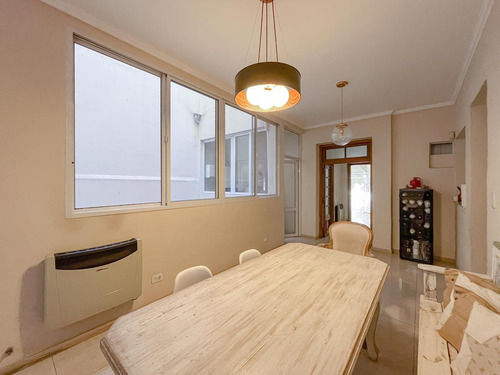 Piso Exclusivo De 5 Dormitorios Con 3 Baños Y Cochera