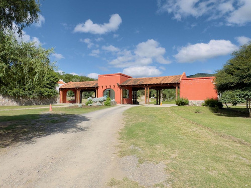 Terreno En Venta Club De Campo Las Cañadas 1264 M2