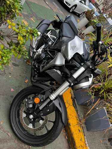 Imagen 4 de 5 de Honda Cb 300 R