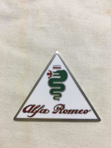 Insignia Alfa Romeo Triángulo Serpiente