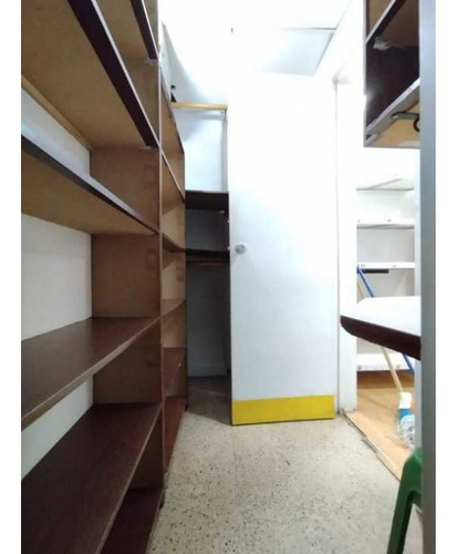 Venta De Local Comercial Ubicado En El Centro De Medellín, Piso 2