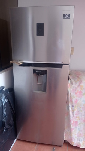 Refrigeradora Samsung Rt35feajdsl Con Freezer 380 L Gris