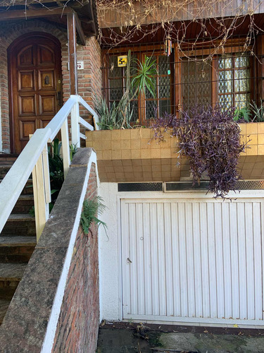 Casa Muy Amplia De 4 Hab. A Reformar En Olivos