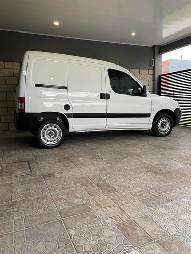 Imagen 6 de 13 de Peugeot Partner 2016 1.6 Hdi Furgon Confort