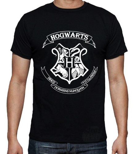 Remera Harry Potter Hogwarts 01 (negra) Ideas Mvd