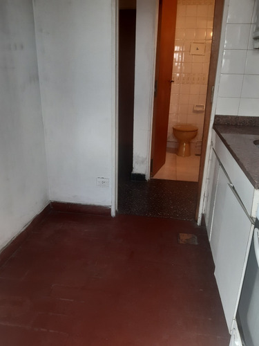Imagen 3 de 9 de 2 Ambientes En Caseros Centro