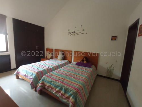 Monicam 23-424 Imponente Townhuse Anclado En Zona Privilegiada, Exquisita Ambientación, De Impecable Diseño, Propiedad De Tipo Duplex Con Amplitud En Sus Niveles De Bella Arquitectura