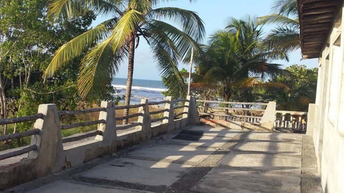 Imagen 3 de 14 de Posada Turistica Frente Al Mar Cayo Copey. Estado Miranda. A Iz