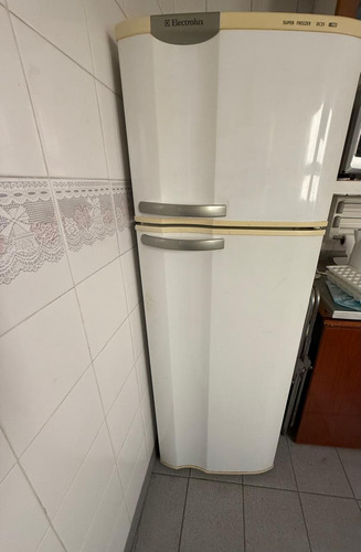 Heladera Electrolux Con Freezer Usada (blanca) Blanco