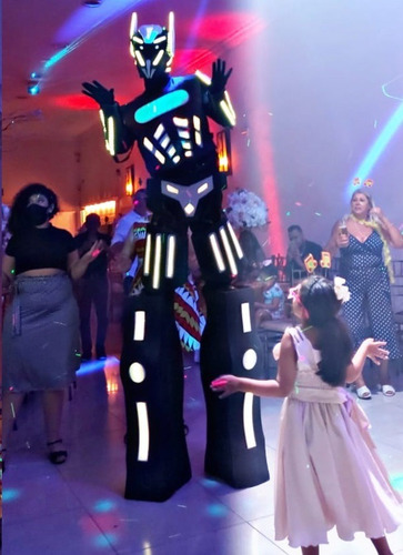 Imagem 1 de 6 de Robô De Led Gigante Locação Para Animar Promoção
