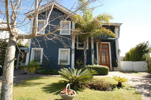 Imagen 2 de 30 de Encantadora Casa De Estilo Farmhouse