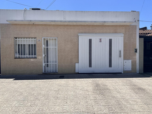 Venta De Casa En Ph 3 Ambientes En Morón Con Cochera Cubierta - Apto Crédito Hipotecario