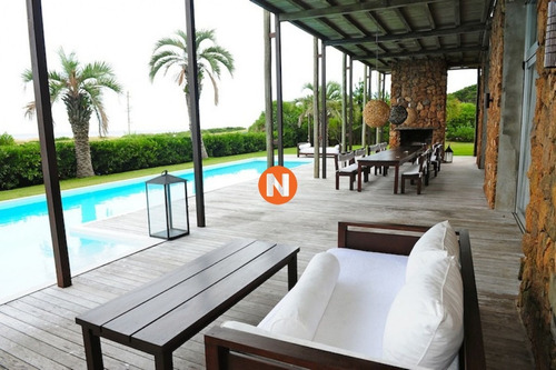 House Forsale In José Ignacio, Mansion Frente Al Mar En Venta , 6 Dormitorios.- Ref: 207141