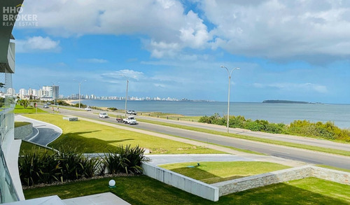 Imagen 8 de 30 de Frente Al Mar. Playa Mansa. Primera Línea. Edificio Lumiere - Punta Del Este Mansa