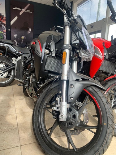 Imagen 14 de 15 de Benelli 180 S