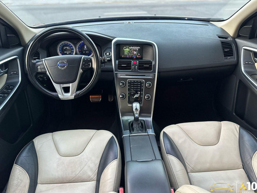 Volvo XC60 T-5 R-DESIGN 2.0 FWD 5p