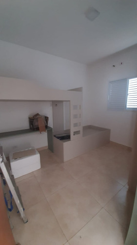 Imagem 9 de 16 de Casa Em Condominio Com Piscina