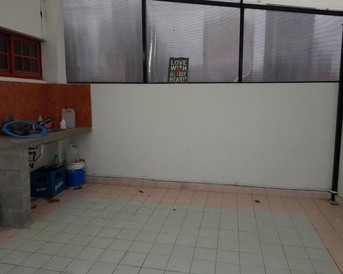 Imagen 14 de 19 de Local En Alquiler En Centro De Lanus Oeste