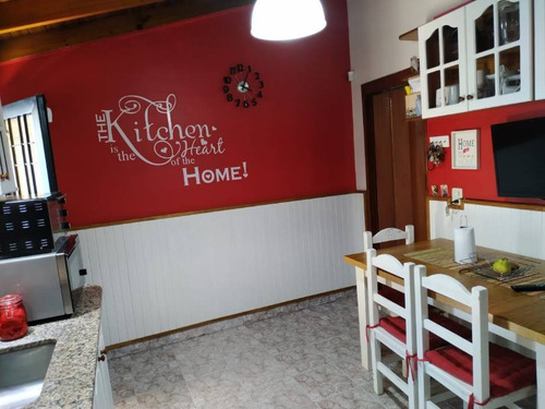 Imagen 4 de 14 de Chalet Ph En Venta En Castelar Sur