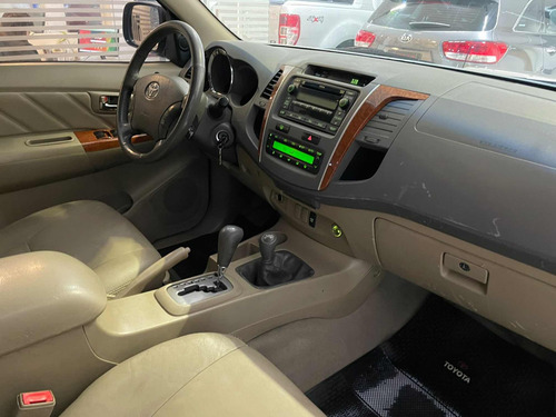 Toyota SW4 3.0 I Srv At C/cuero 4x4 (2009)