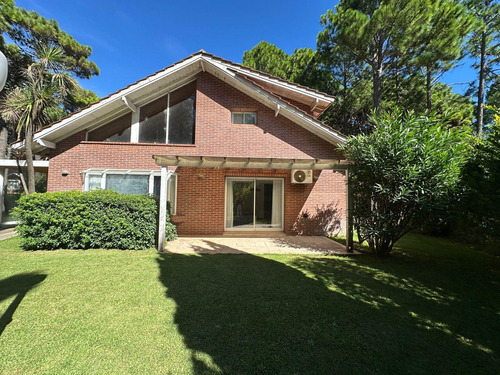 Casa En Venta 4 Dormitorios En Pinamar Norte, Oportunidad, Bosque