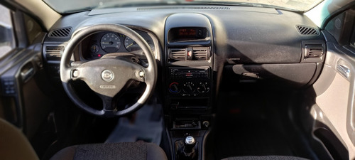 Chevrolet Astra 2.0gl Con Gnc 5p 2009