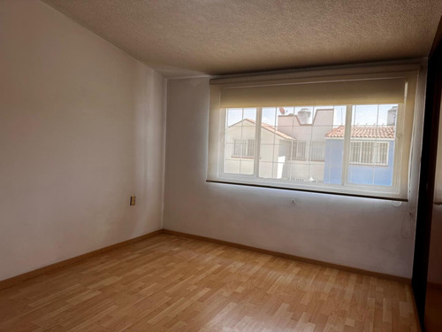 Casa En Renta En Metepec A 1 Cuadra De Av Comonfort Y Tollocan A 5 Min Town Square, En Privada