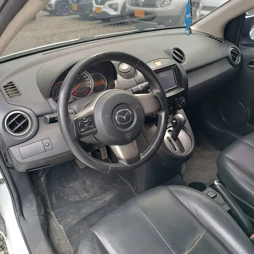 Mazda 2 At 1.5cc 2012