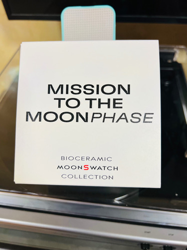 Omega X Swatch Mission To The Moonphase (snoppy)