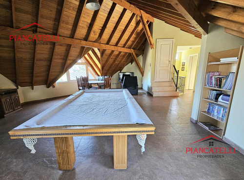 Venta De Casa En San Barrio San Patricio Con Hermoso Parque