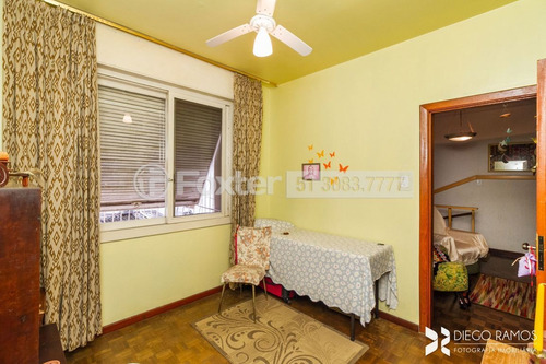 Casa, 6 Dormitórios, 236.67 M², Teresópolis - 204090