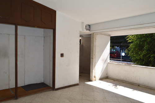 Ubicadísima Propiedad En Venta Como Terreno !