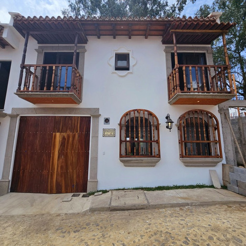 Imagen 1 de 18 de Casa En Venta En Club Residencial Exclusivo, Espectaculares Vistas Hacia Los Volcanes En #ciudadvieja A 15m De Antigua