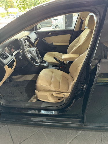 Volkswagen Jetta 2.0 Comfortline Flex 4p Automática